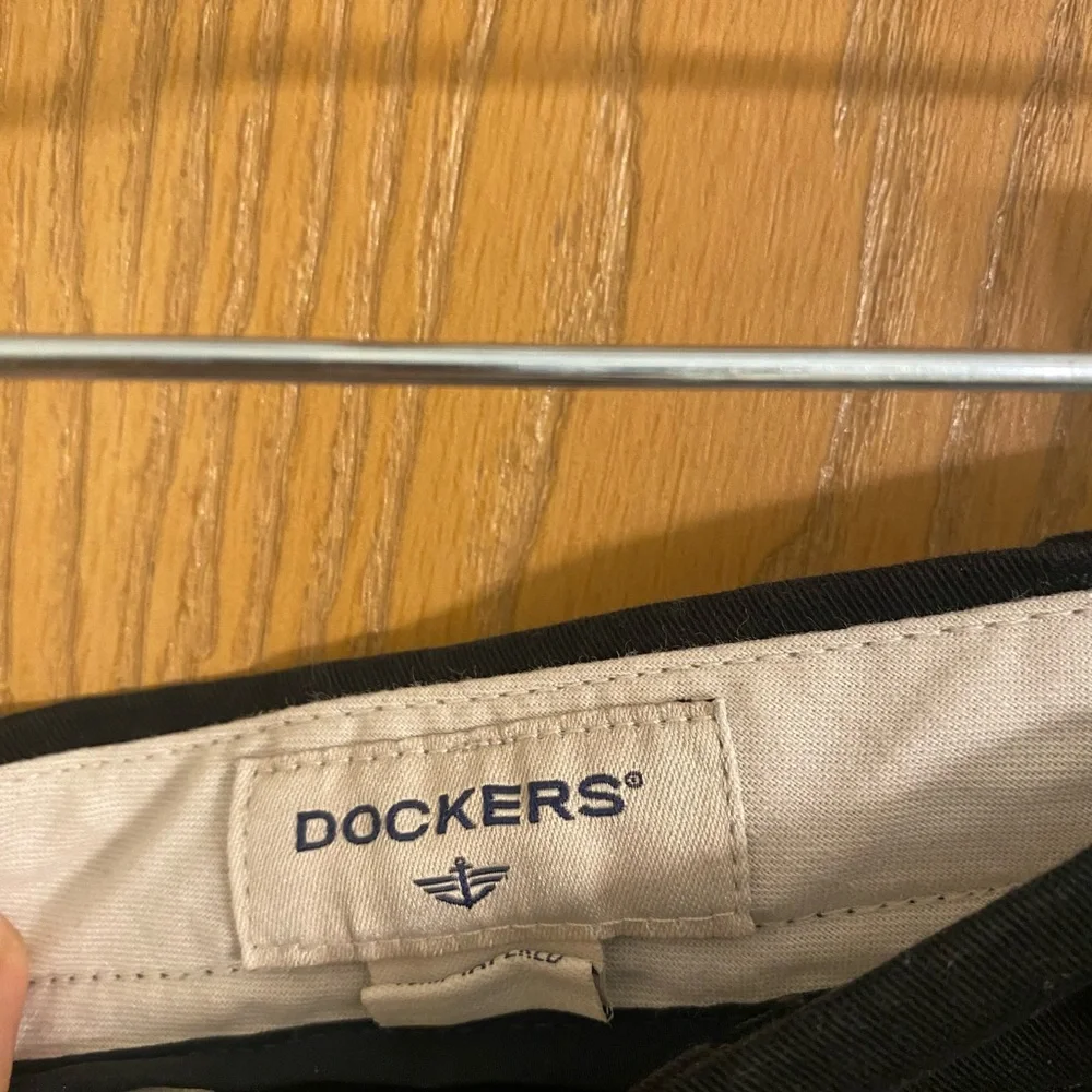 Dockers Black Chinos Soft Tapered Design Size 29x32 - Picture 3 of 6